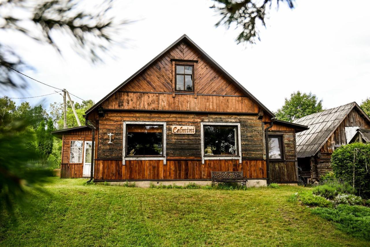 Idilliska Latgaliesu Lauku Maja Ar Melno Pirti Villa อักโลนา ภายนอก รูปภาพ