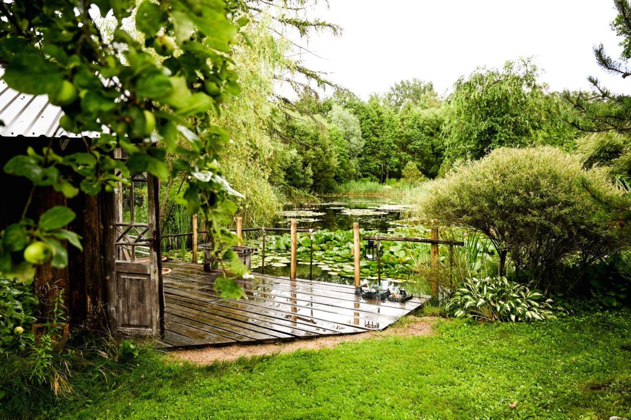 Idilliska Latgaliesu Lauku Maja Ar Melno Pirti Villa อักโลนา ภายนอก รูปภาพ
